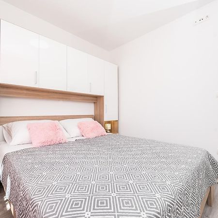 Apartments Janice Pakoštane 外观 照片
